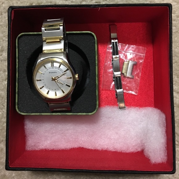 ❣️SOLD❣️Men's Fossil Two Tone Analog Watch - Picture 6 of 8