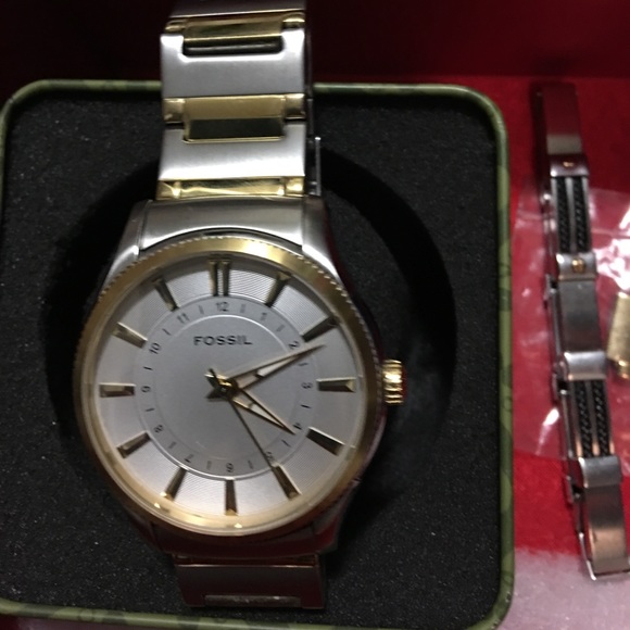 ❣️SOLD❣️Men's Fossil Two Tone Analog Watch - Picture 7 of 8