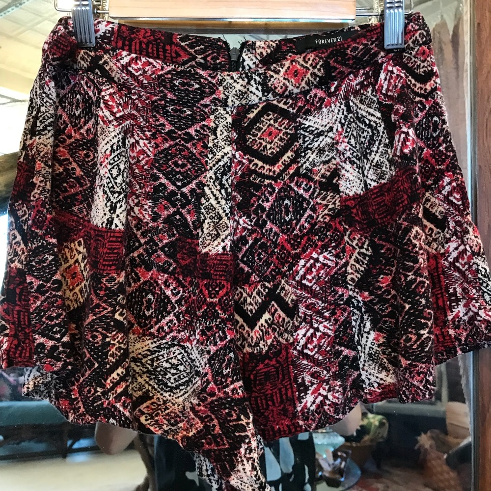✨Adorable Aztec Pattern Shorts!✨ - Picture 4 of 7