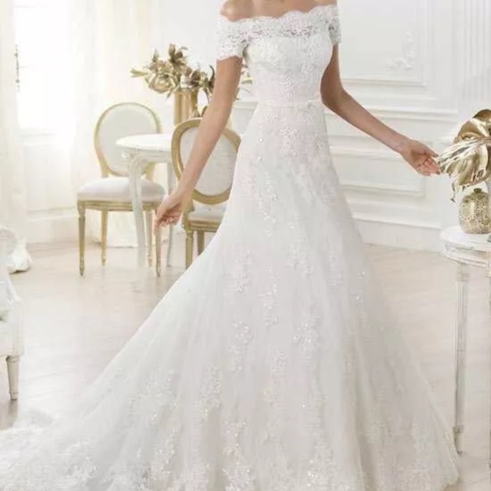 Pronovias size 4 wedding bridal gown