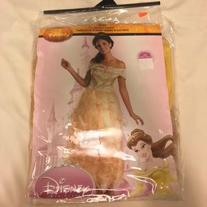 🎉BLOWOUT SALE 🎉👸🏻Disney Belle costume👸🏻
