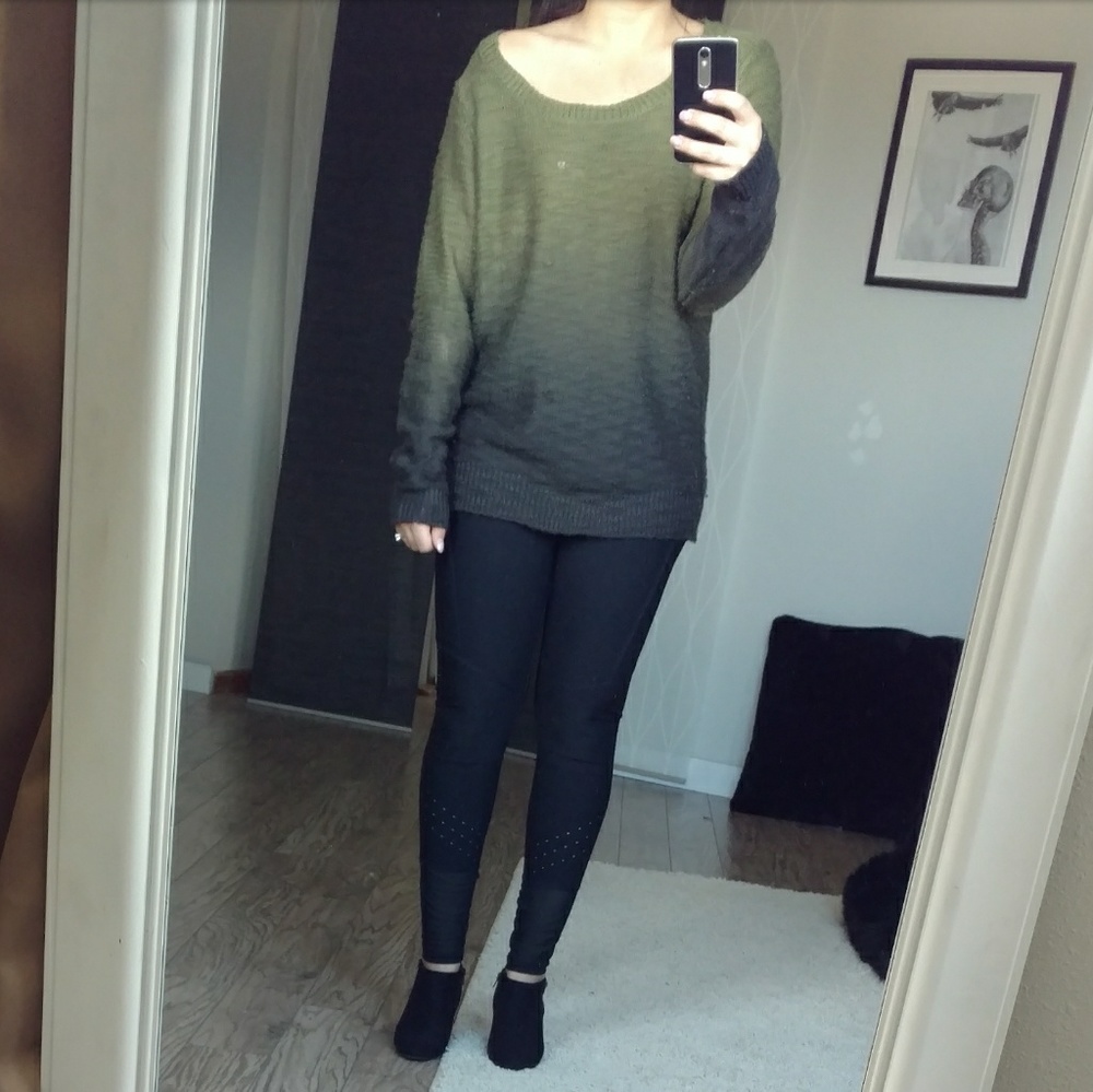 ❄ WINTER SALE ❄ Ombre Green Oversized Sweater