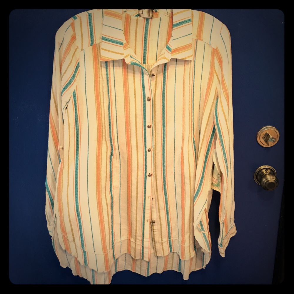 Long sleeved top.