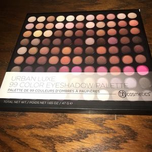 Brand new in box! Bh cosmetics eyeshadow palette