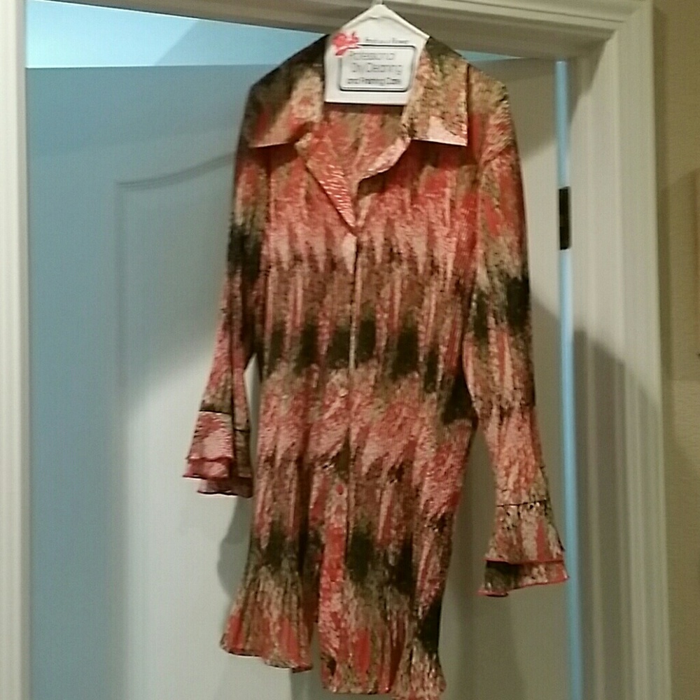 Blouses - Picture 2 of 3