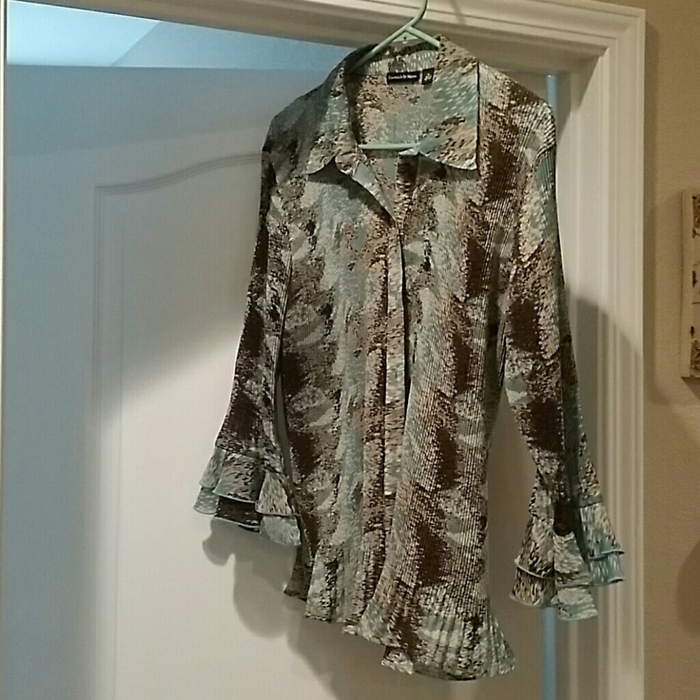 Blouses - Picture 3 of 3