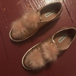 Like new Steve Madden rose gold Pom Pom sneaker