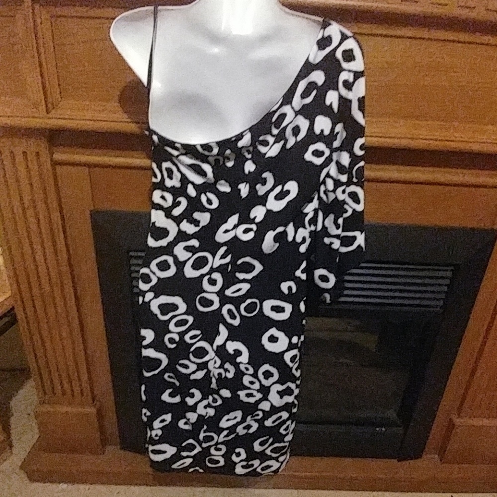 ENFOCUS STUDIO Dress (8) - Picture 2 of 3