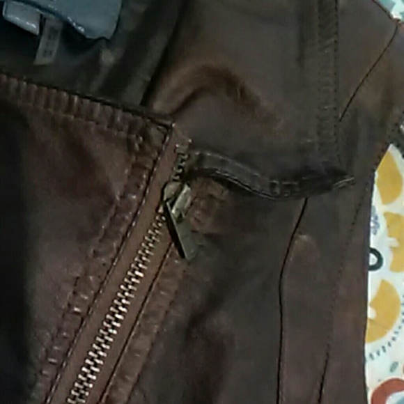 Faux leather moto vest - Picture 4 of 7