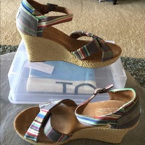 TOMS brand new multicolored Wedges.