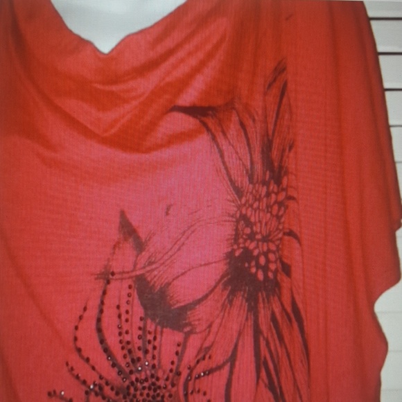 COLD SHOULDER TOP - Picture 2 of 3