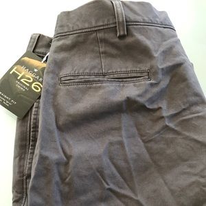 Men’s grey chino pants NWT