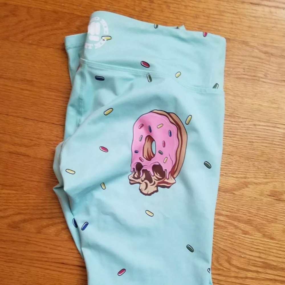 FEED ME FIGHT ME DOUGHNUT SKULL LEGGINGS!