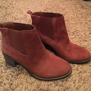 Lucky Brand ankle booties - size 8