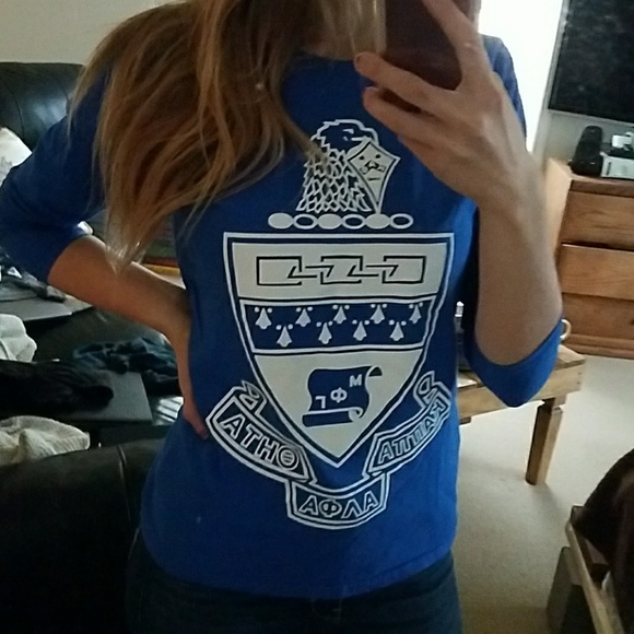 Kappa Alpha Theta Crest Tee - Picture 4 of 5