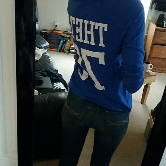 Kappa Alpha Theta Crest Tee - Picture 5 of 5