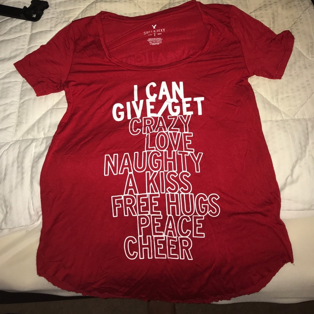 American Eagle holiday Tshirt