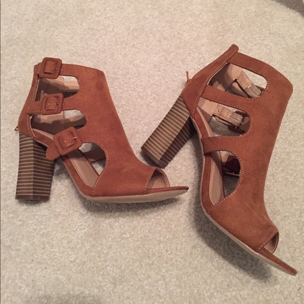 Madden Girl Beatrik heeled sandals - NEW - size 7