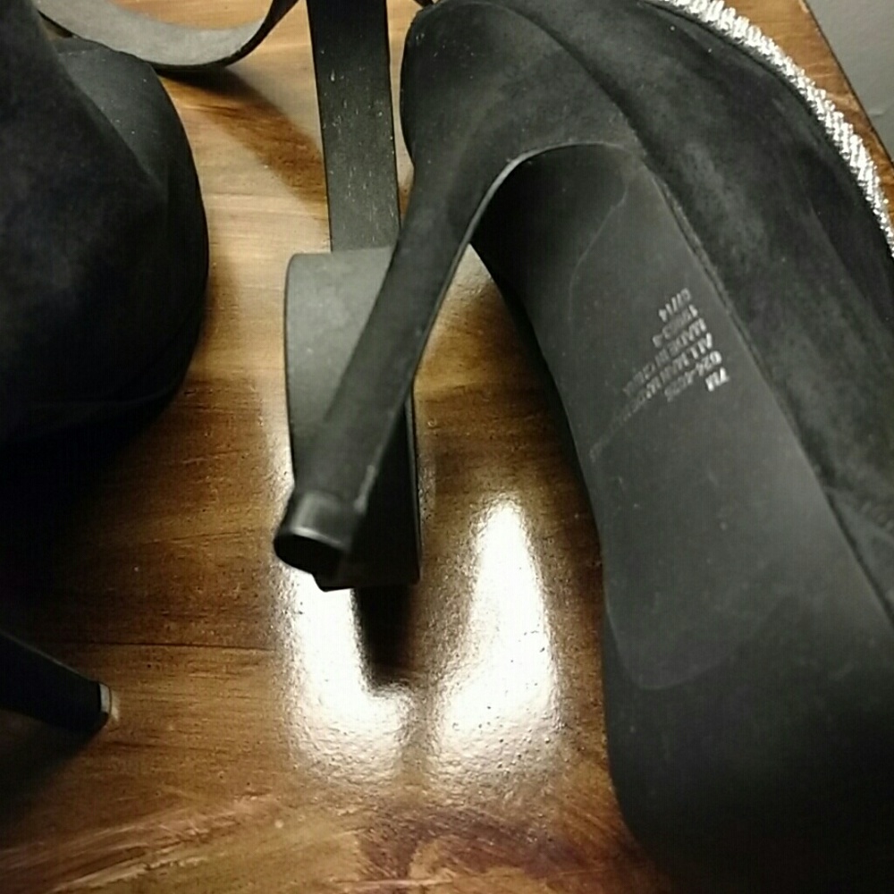 I. Miller Rhinestone Heels 🎄 - Picture 6 of 8