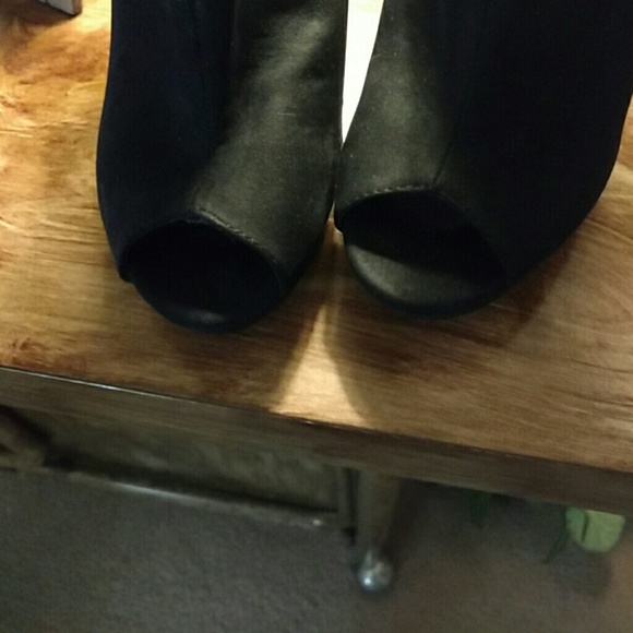 I. Miller Rhinestone Heels 🎄 - Picture 2 of 8