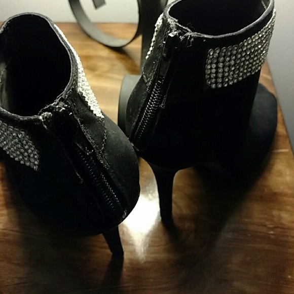 I. Miller Rhinestone Heels 🎄 - Picture 4 of 8