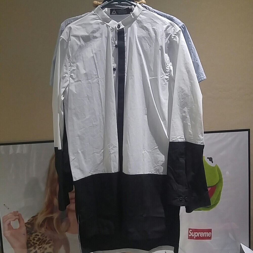 Elongated Button Up white/black