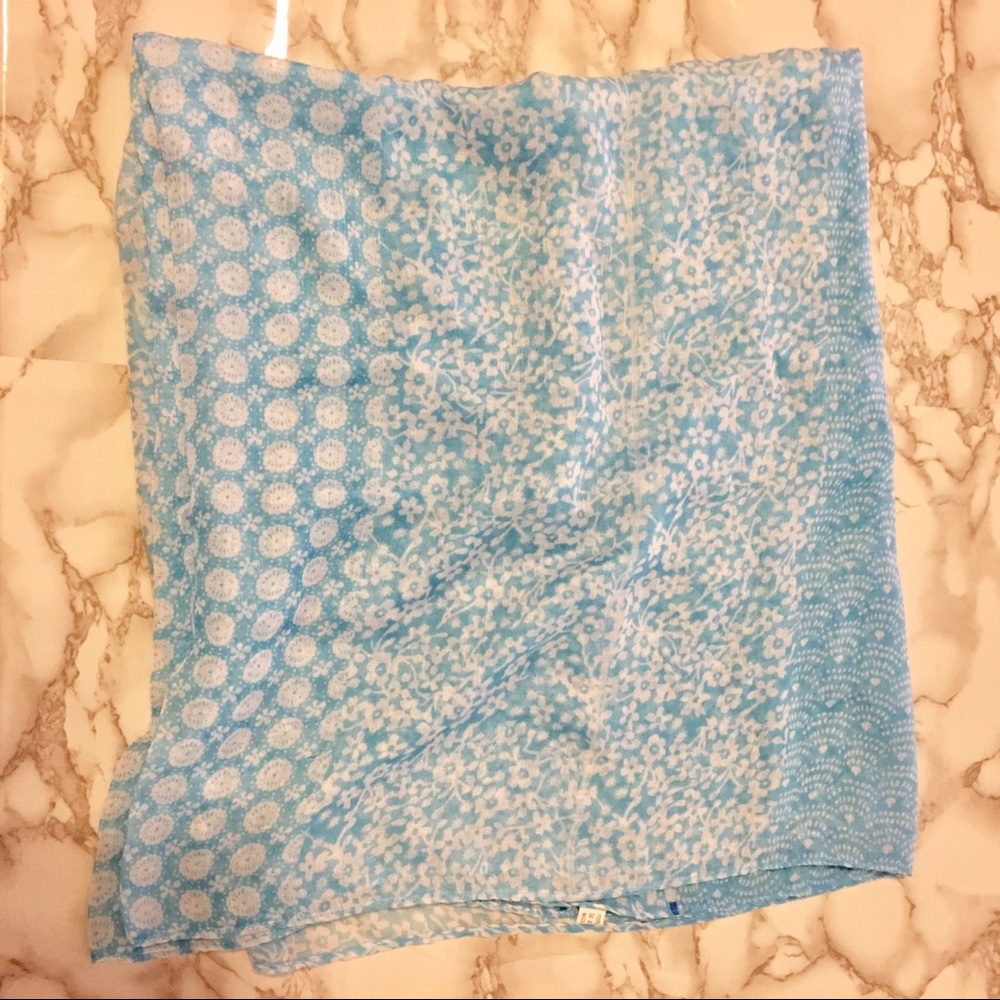 Blue Floral Patterned Scarf - Picture 2 of 2