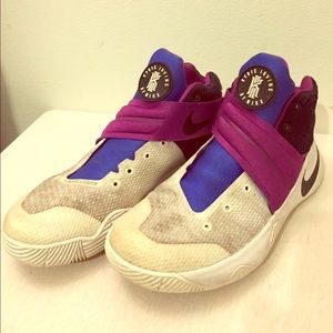 Men's Nike Kyrie Irving's - sz8