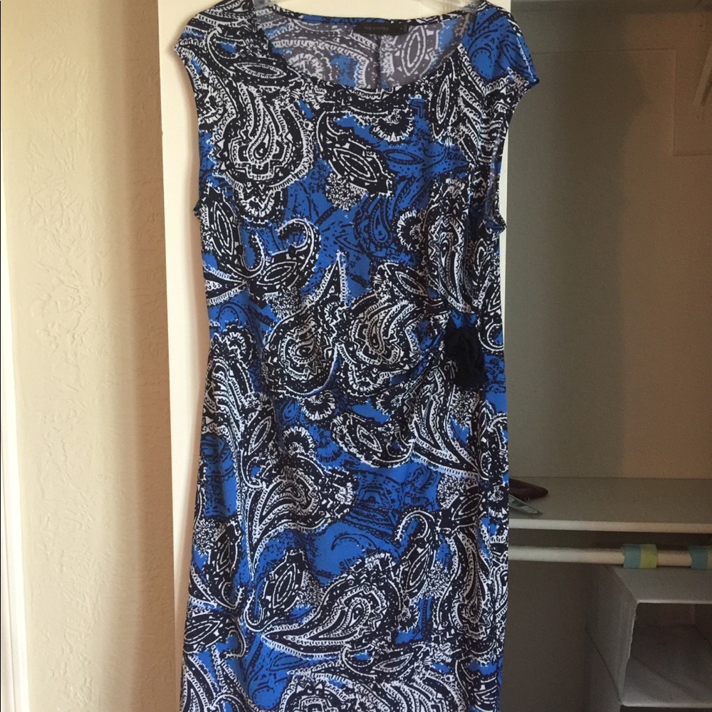 Limited sleeveless dress