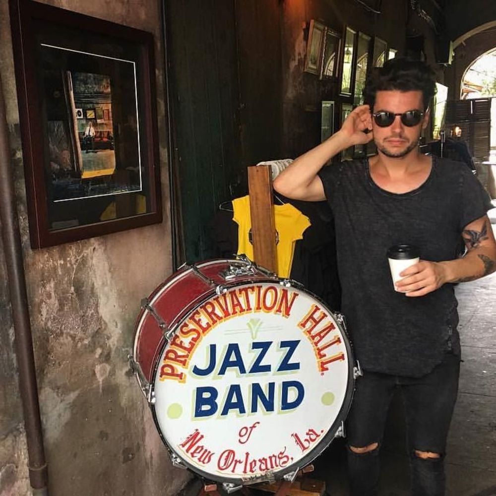 Meet your Posher, Maxwell