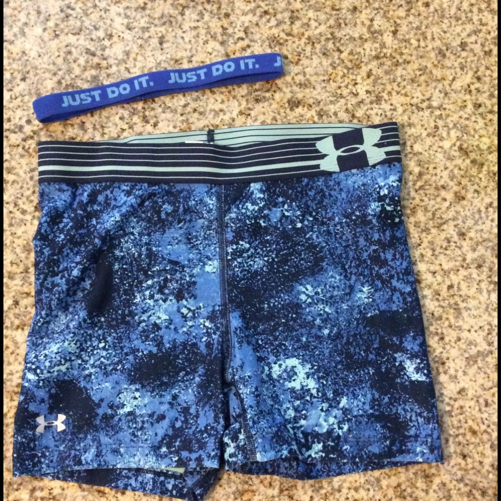 Compression shorts + NIKE headband