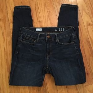 Gap dark wash legging jean size 28