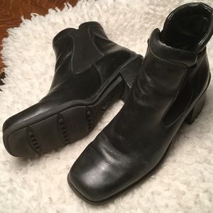 Black Ecco ankle boots
