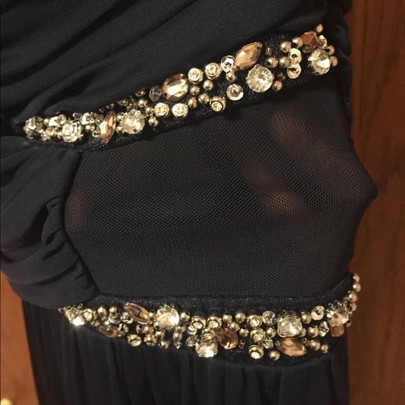 Jeweled one shoulder gown - Picture 5 of 7