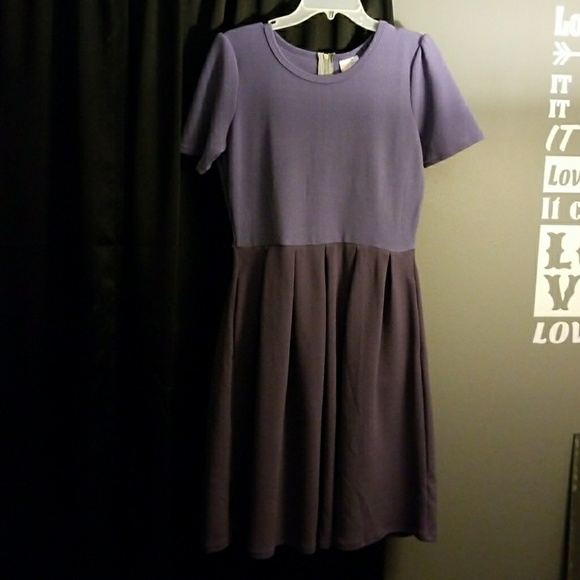 Lularoe Amelia - Picture 1 of 2