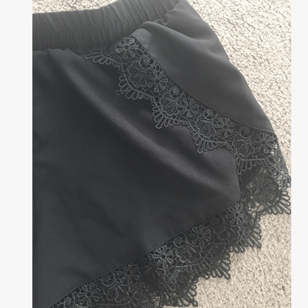 Shorts - Picture 3 of 3