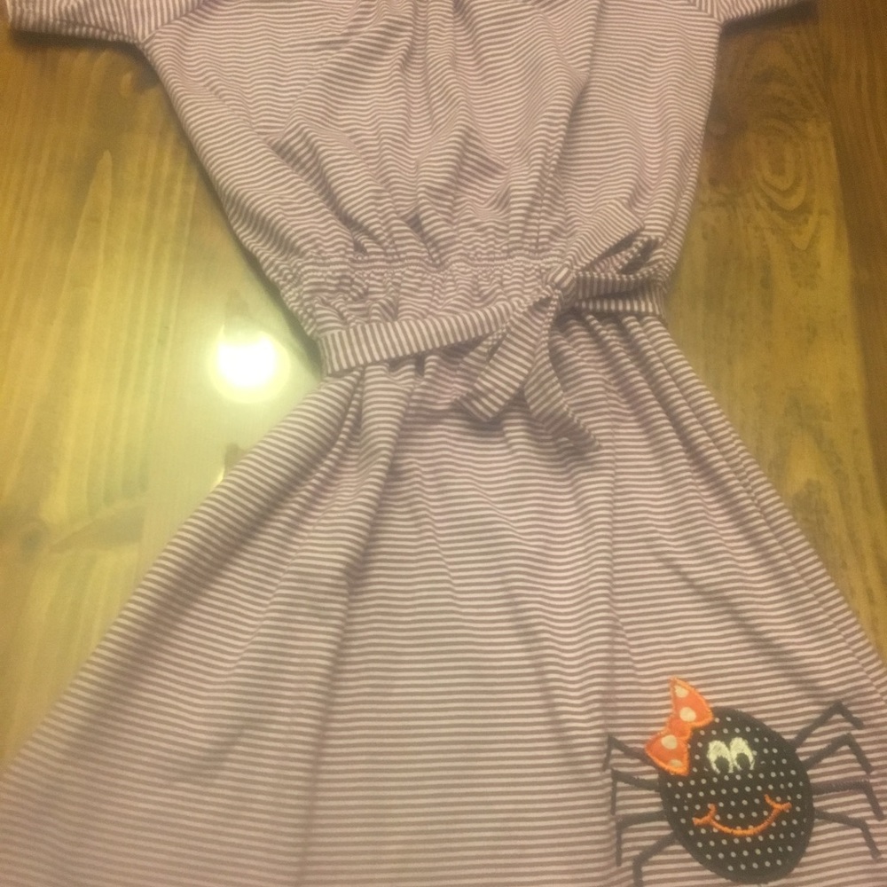 Girl's EUC Halloween sz 12 spider appliqué outfit