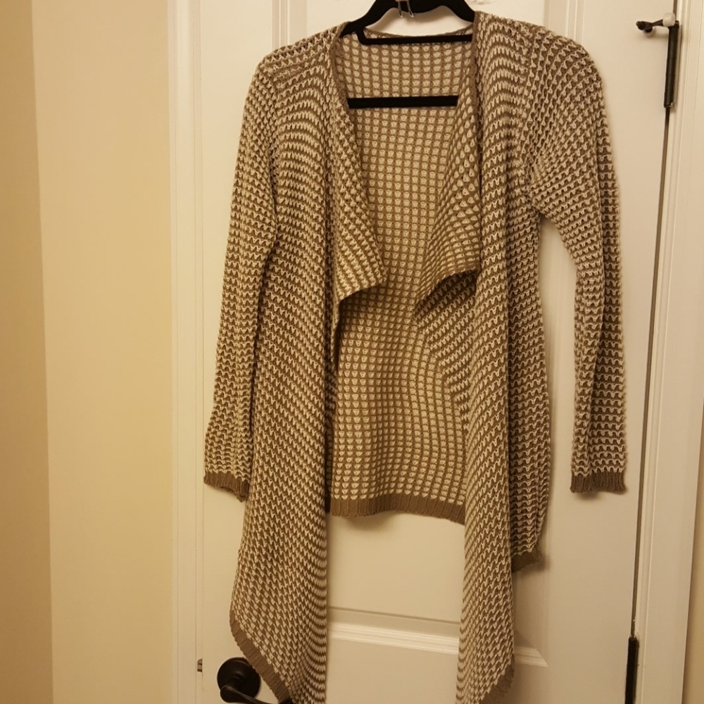 Casual knit cardigan