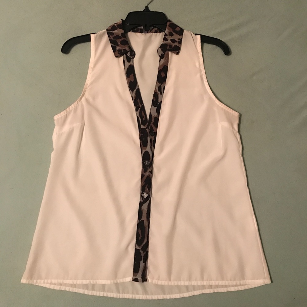 White/Cheetah print tank top