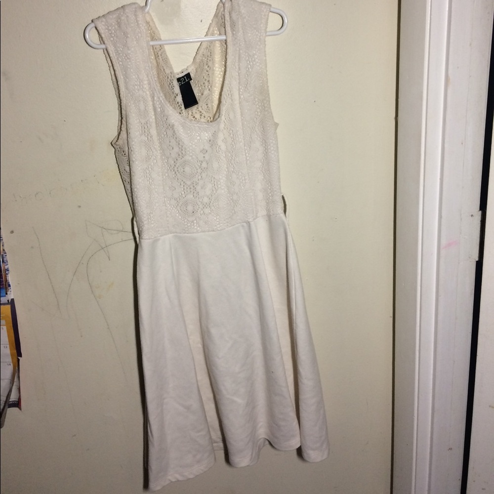 Lace back white casual dress