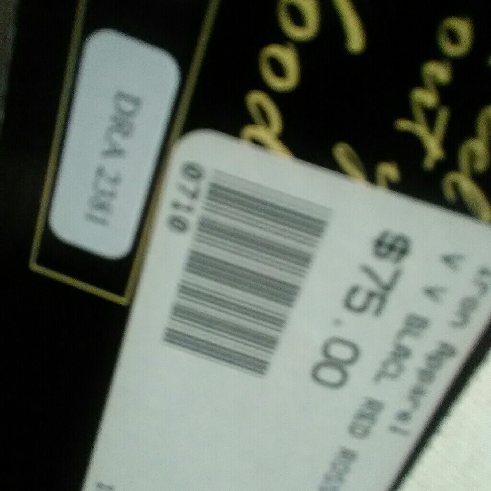 Dress - Picture 3 of 3