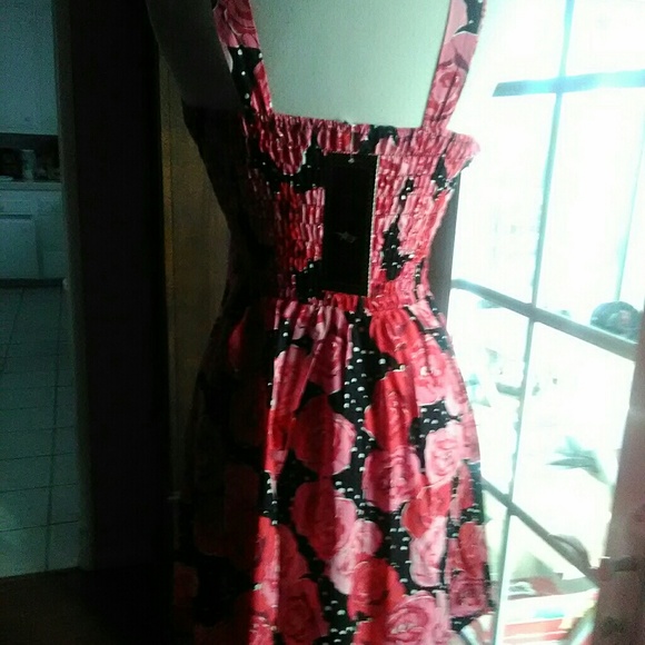 Dress - Picture 2 of 3