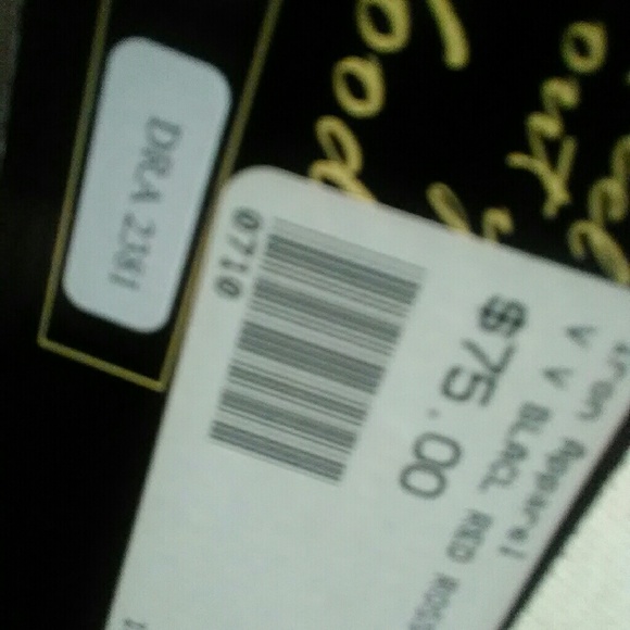 Dress - Picture 3 of 3