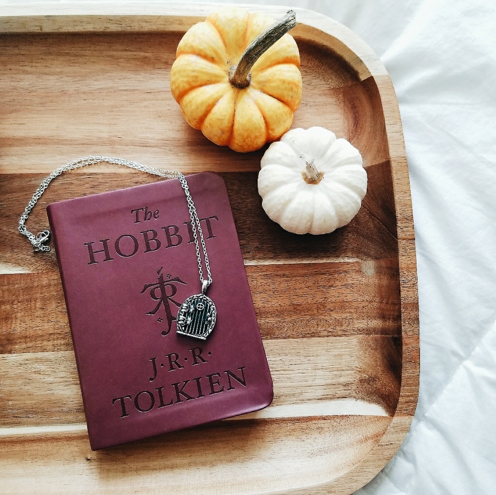 Tolkien-inspired Hobbit Hole Necklace