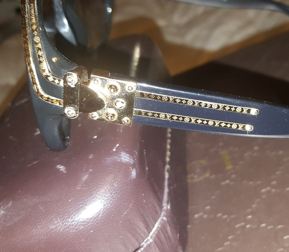 Louis Vuitton sunglasses - Picture 3 of 7