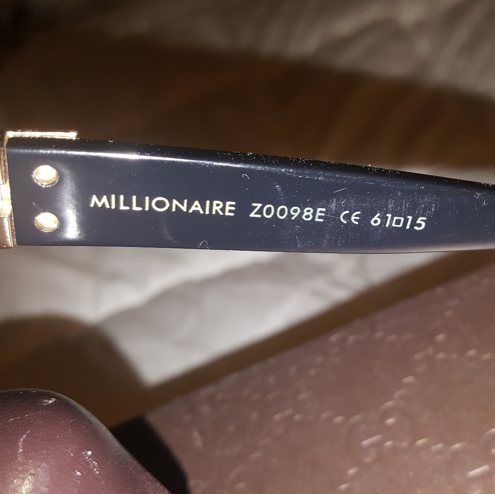 Louis Vuitton sunglasses - Picture 4 of 7