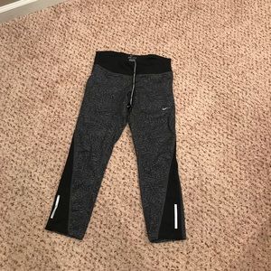 Nike leggings size medium