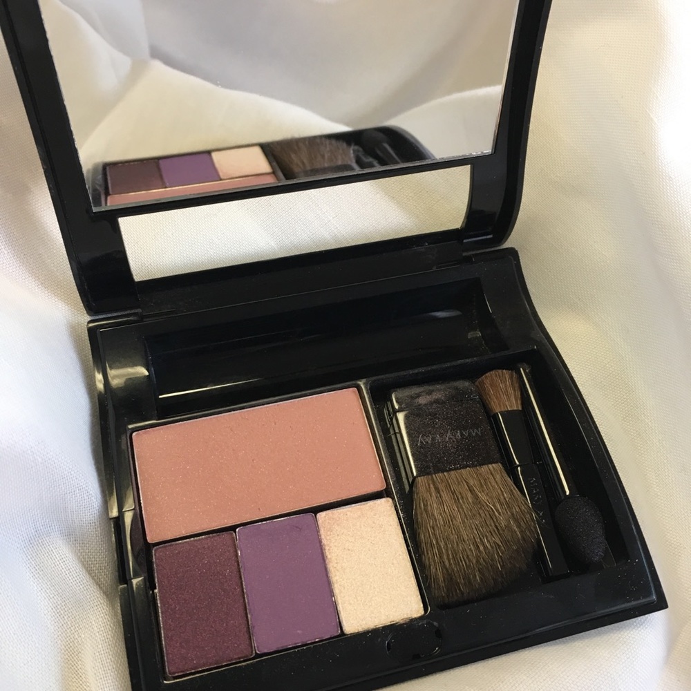 Mary Kay Compact