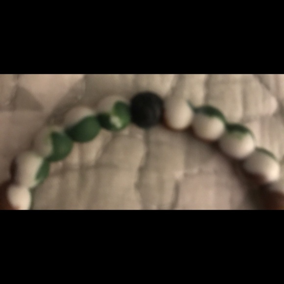 💕Lokai Camo Bracelet 💕 - Picture 3 of 6