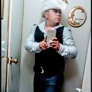 Meet your Posher, Alejandro